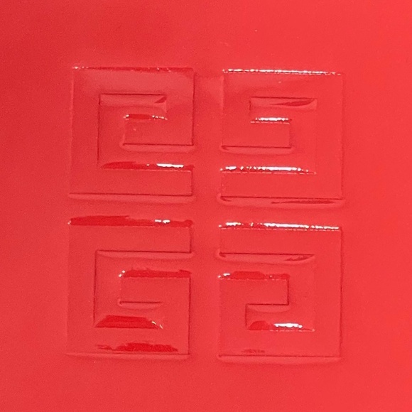 Givenchy Parfums Red Patent Faux Leather Anagram Zipper Pouch - NWOT - Picture 3 of 5